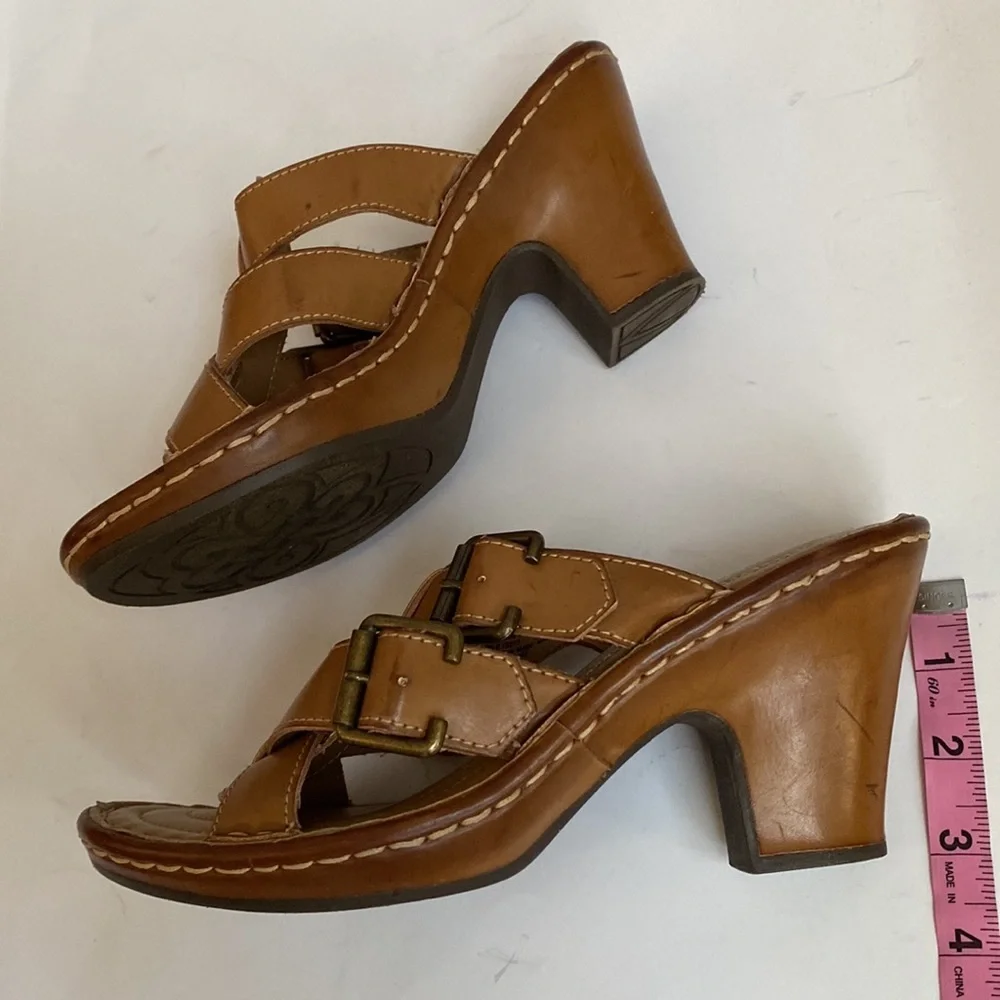 Women's Sonoma Natural Daunt Tan Wedge‎ Peep Toe Sandals with Buckle, Size 7.5M